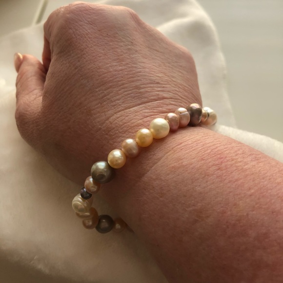 Freshwater and potato multicolored pearl beaded bracelet handmade - Picture 4 of 8